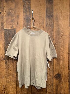 NWT Fear of God Essentials t-shirt small